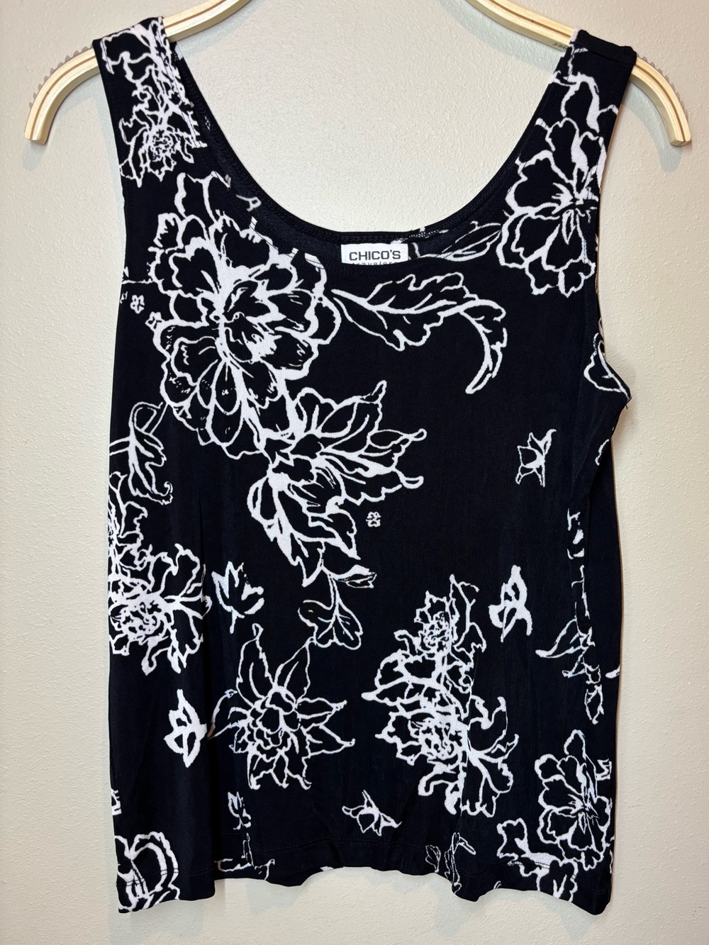 Chico's Travelers Black & White Floral Tank Top, stretchy, large, Chicos 2